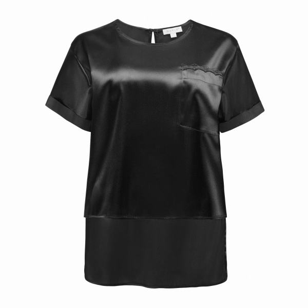 T-shirt black